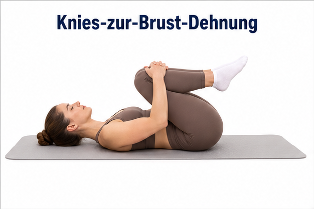 In Rückenlage beide Knie sanft zur Brust ziehen und den Rücken entspannen.